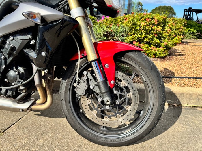 2015 Triumph STREET TRIPLE 660 Red
