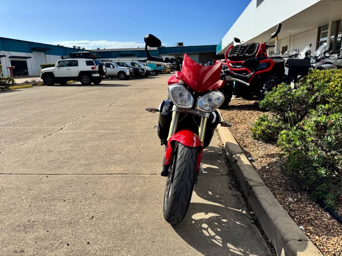 2015 Triumph STREET TRIPLE 660 Red