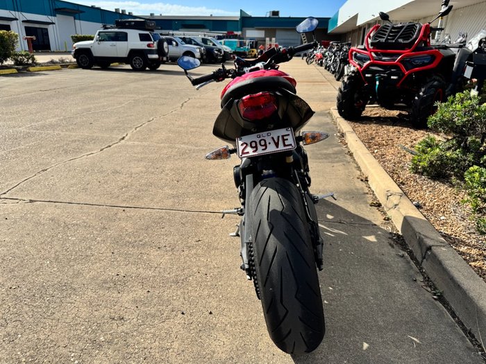 2015 Triumph STREET TRIPLE 660 Red