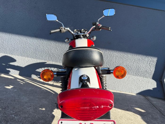 2009 Kawasaki W400 W Series Red