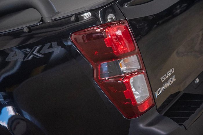 2025 Isuzu D-MAX X-RIDER