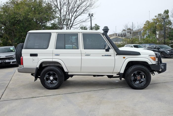 2019 Toyota Landcruiser GXL VDJ76R 4X4 Dual Range French Vanilla