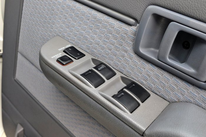 2019 Toyota Landcruiser GXL VDJ76R 4X4 Dual Range French Vanilla