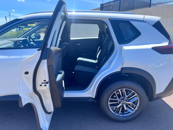 2025 Nissan X-TRAIL ST