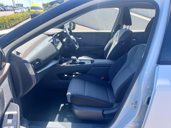 2025 Nissan X-TRAIL ST