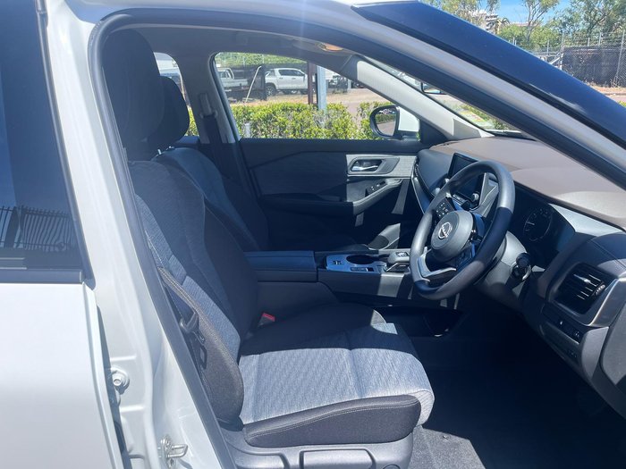 2025 Nissan X-TRAIL ST