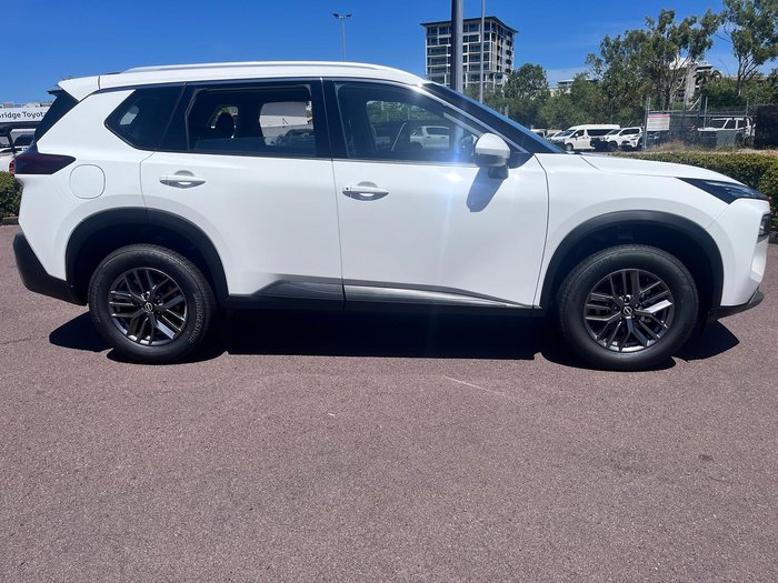 2025 Nissan X-TRAIL ST