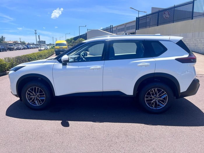 2025 Nissan X-TRAIL ST