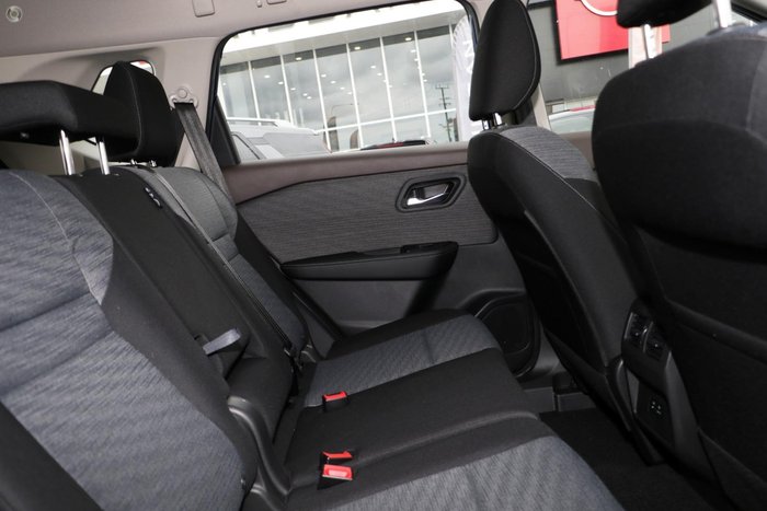 2025 Nissan X-TRAIL ST