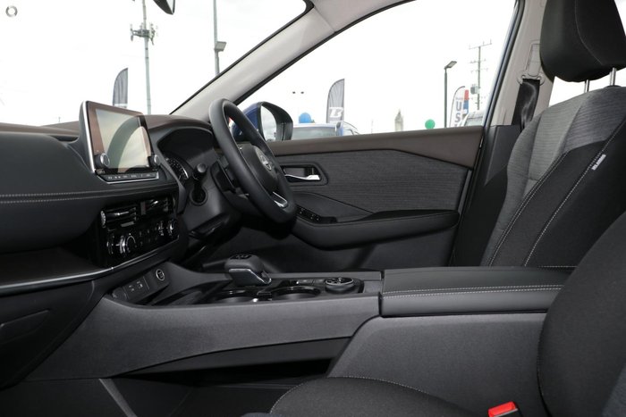 2025 Nissan X-TRAIL ST