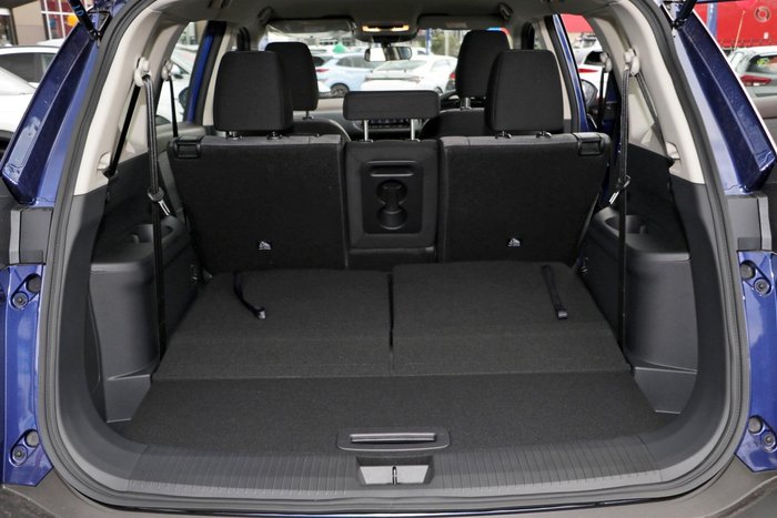 2025 Nissan X-TRAIL ST