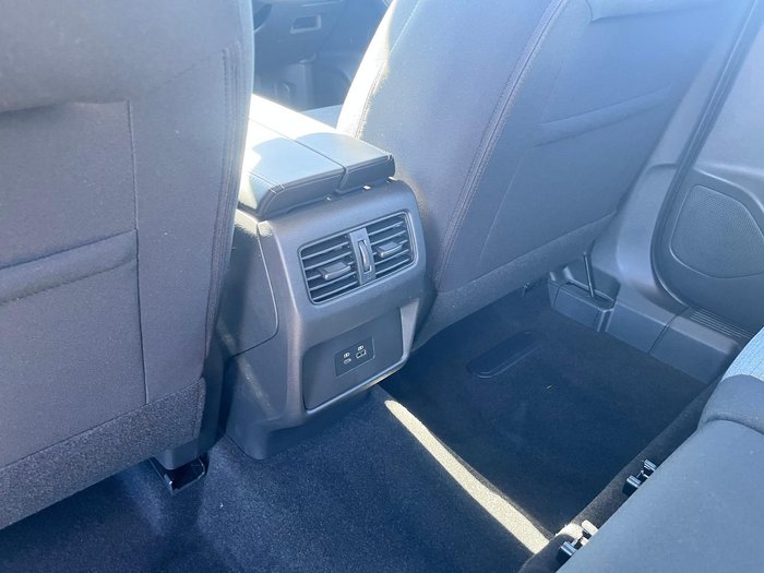 2025 Nissan X-TRAIL ST