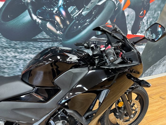 2015 Honda CBR300R BLACK