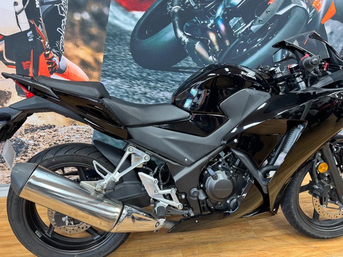2015 Honda CBR300R BLACK