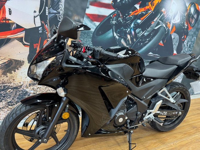 2015 Honda CBR300R BLACK