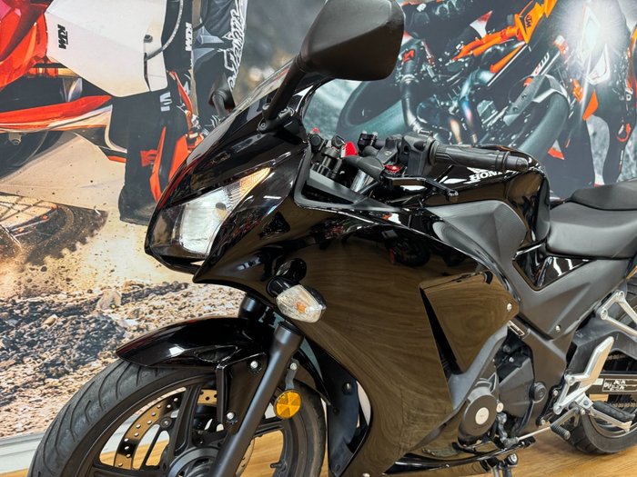 2015 Honda CBR300R BLACK