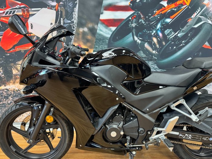 2015 Honda CBR300R BLACK