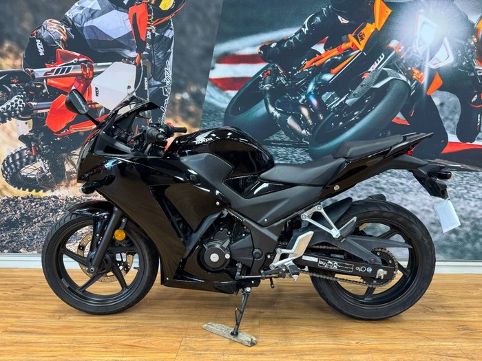 2015 Honda CBR300R BLACK