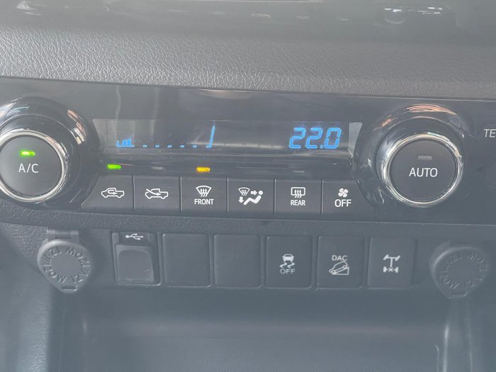 2019 Toyota Hilux SR5