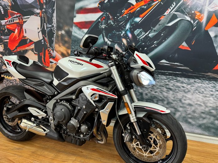 2020 Triumph STREET TRIPLE S 660 LAMS CRYSTAL WHITE