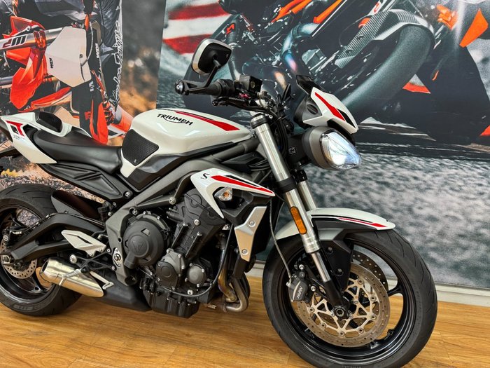 2020 Triumph STREET TRIPLE S 660 LAMS CRYSTAL WHITE