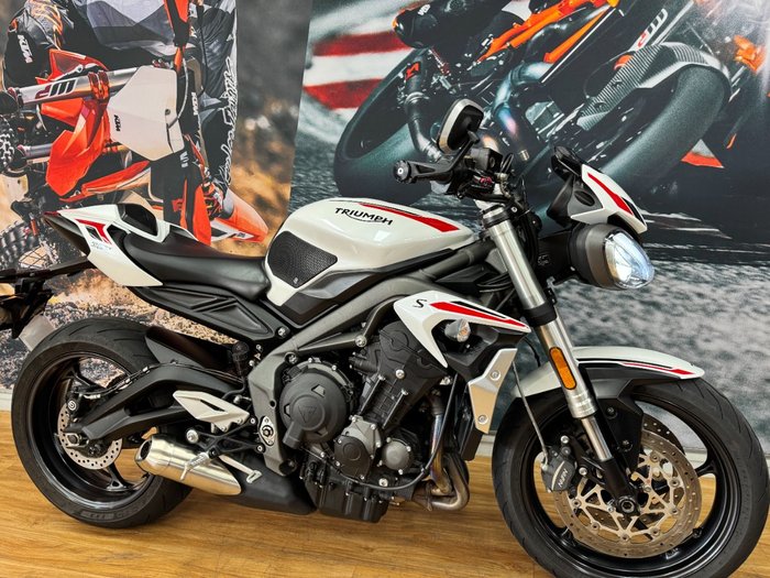 2020 Triumph STREET TRIPLE S 660 LAMS CRYSTAL WHITE