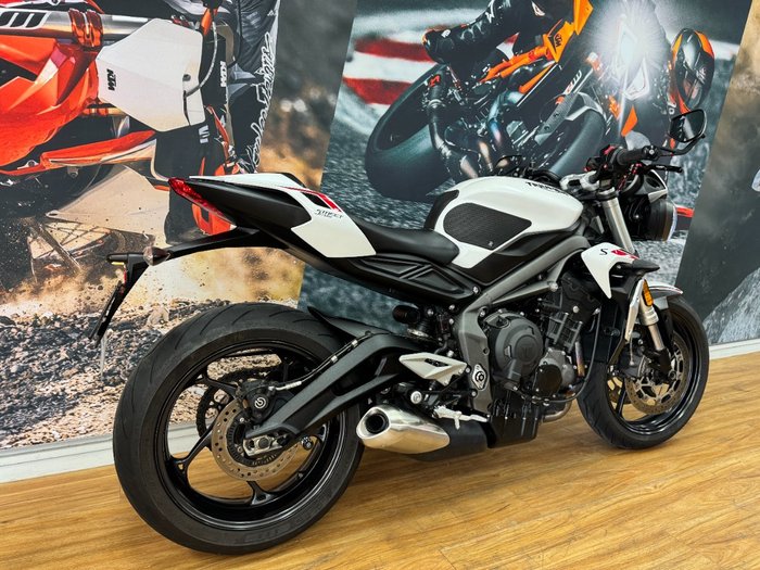 2020 Triumph STREET TRIPLE S 660 LAMS CRYSTAL WHITE