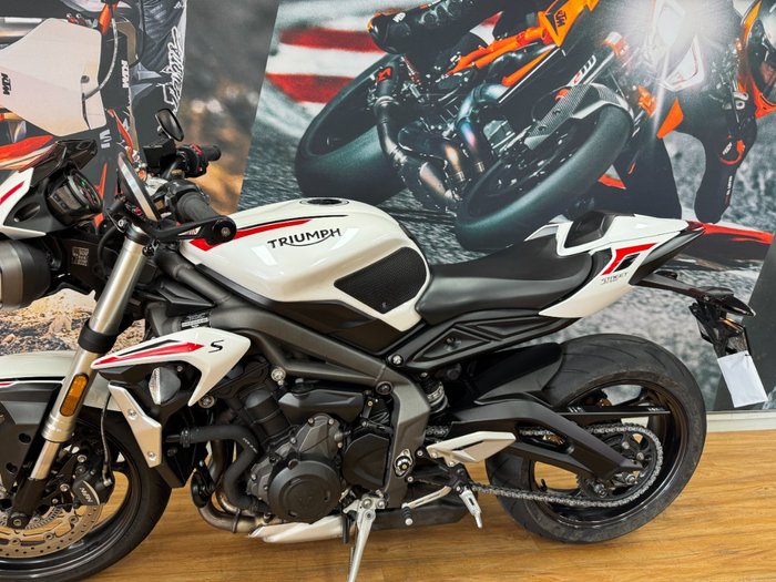 2020 Triumph STREET TRIPLE S 660 LAMS CRYSTAL WHITE