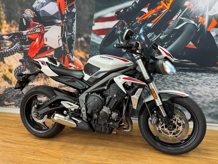 2020 Triumph STREET TRIPLE S 660 LAMS CRYSTAL WHITE