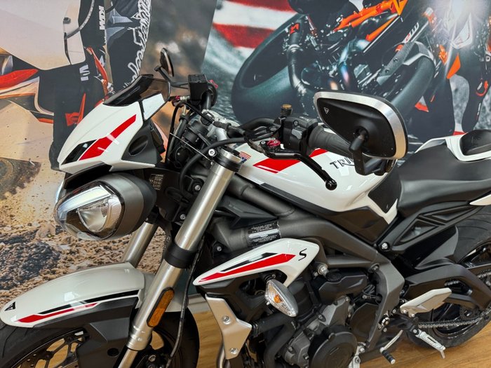2020 Triumph STREET TRIPLE S 660 LAMS CRYSTAL WHITE