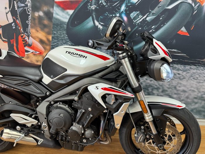 2020 Triumph STREET TRIPLE S 660 LAMS CRYSTAL WHITE