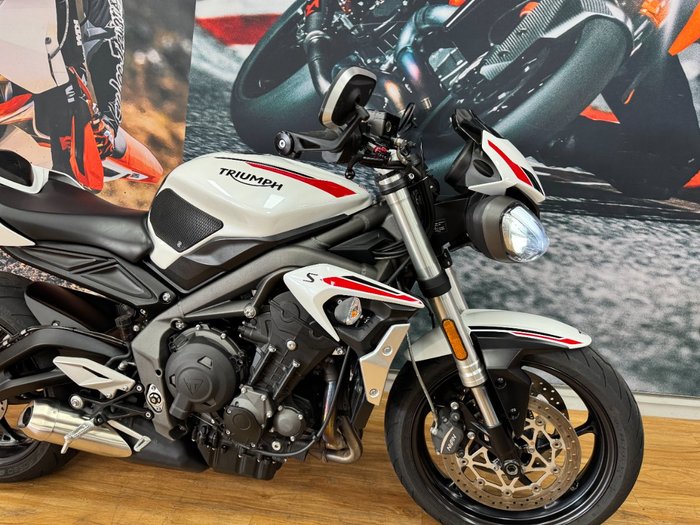 2020 Triumph STREET TRIPLE S 660 LAMS CRYSTAL WHITE