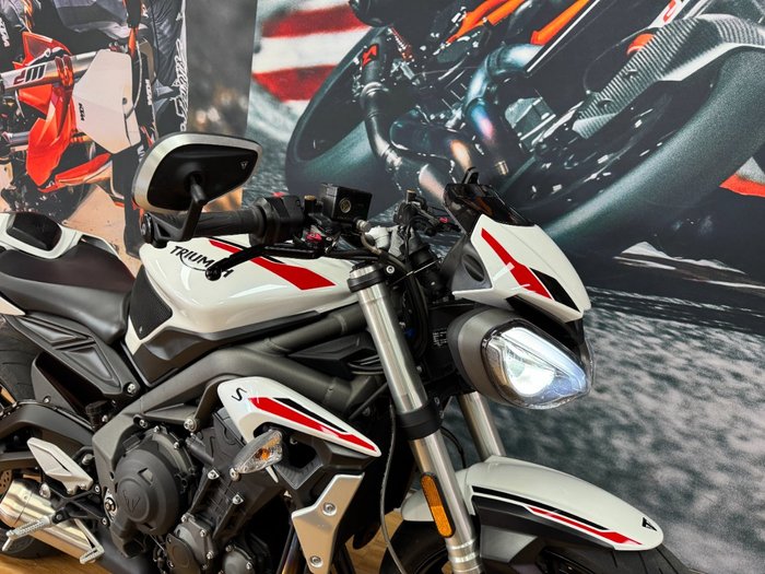 2020 Triumph STREET TRIPLE S 660 LAMS CRYSTAL WHITE