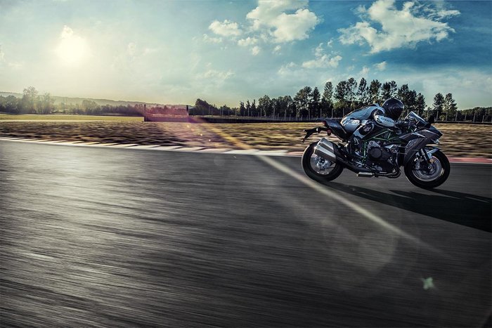2025 Kawasaki Ninja H2 (ZX1002J) Ninja H2 Silver