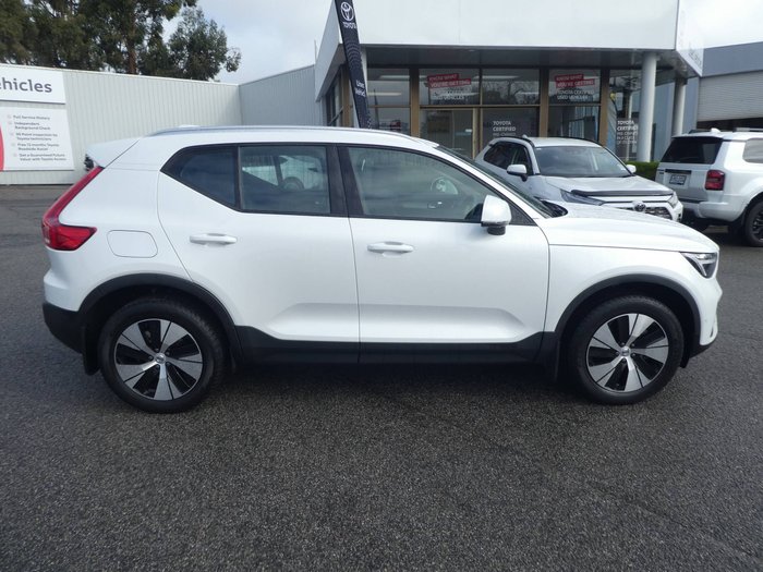 2022 VOLVO XC40 PLUS B4 MHEV