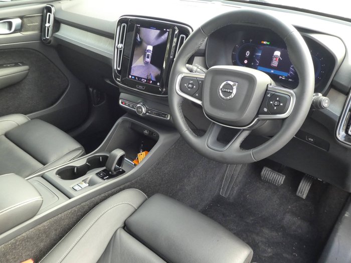 2022 VOLVO XC40 PLUS B4 MHEV
