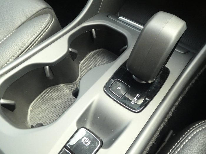 2022 VOLVO XC40 PLUS B4 MHEV