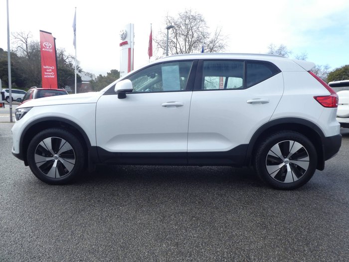 2022 VOLVO XC40 PLUS B4 MHEV