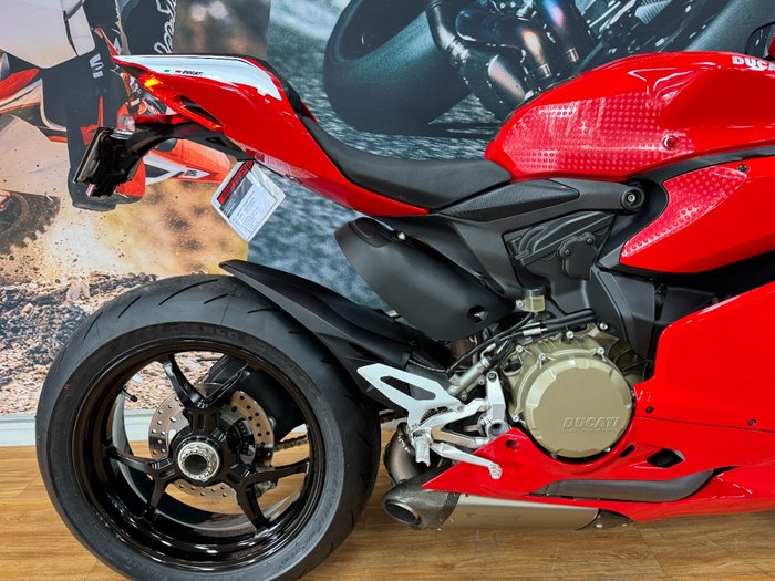 2016 DUCATI 1299 PANIGALE RED