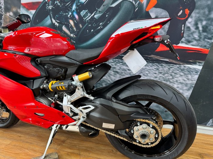 2016 DUCATI 1299 PANIGALE RED