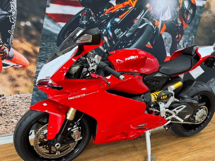 2016 DUCATI 1299 PANIGALE RED