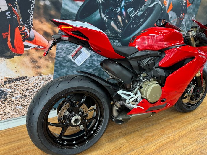 2016 DUCATI 1299 PANIGALE RED