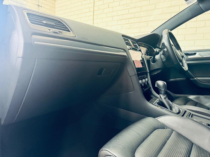 2020 Volkswagen Golf 110TSI Highline 7.5 MY20 Deep Black