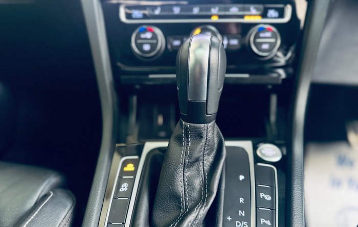 2020 Volkswagen Golf 110TSI Highline 7.5 MY20 Deep Black