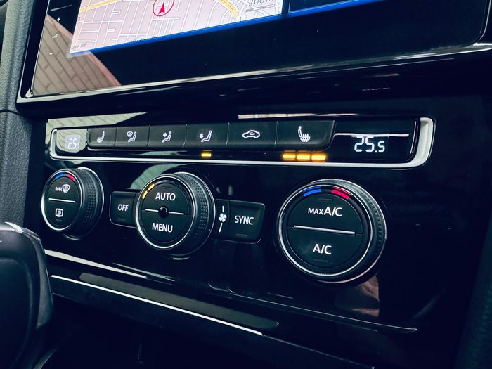 2020 Volkswagen Golf 110TSI Highline 7.5 MY20 Deep Black