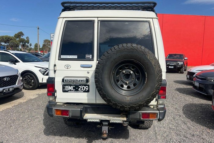 2011 Toyota Landcruiser Workmate Troopcarrier
