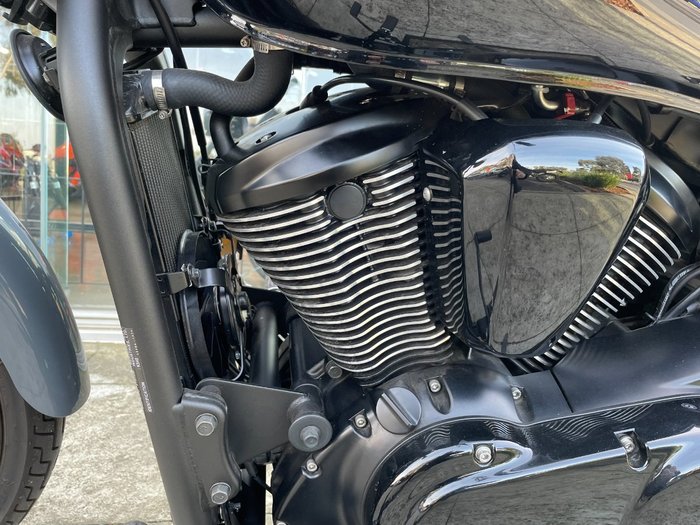 2019 Kawasaki VULCAN 900 (VN900) CUSTOM BLACK