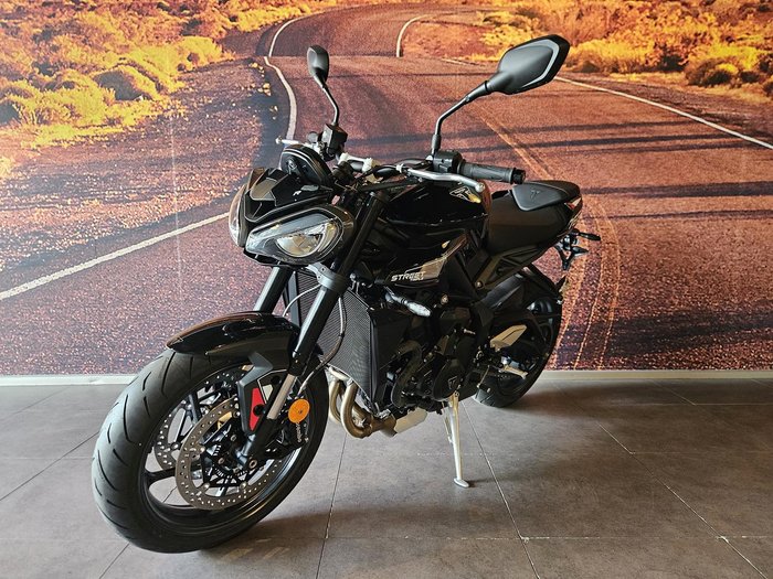 2025 Triumph Street Triple R 765 Street Triple Black
