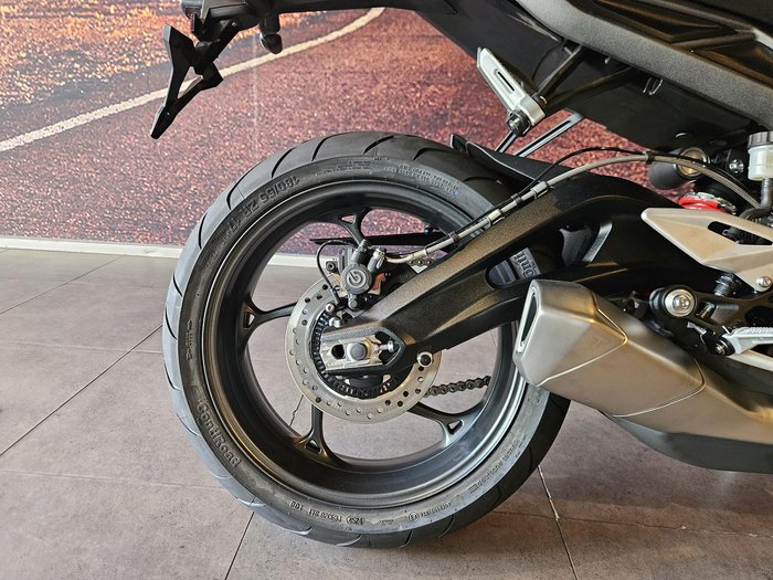2025 Triumph Street Triple R 765 Street Triple Black