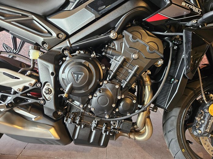 2025 Triumph Street Triple R 765 Street Triple Black